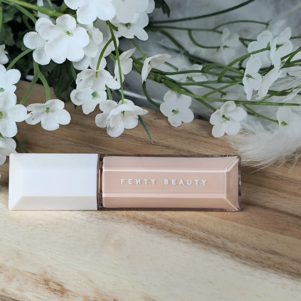Fenty Beauty Hydrating Longwear Concealer We're Even Shade 125C Light Color New